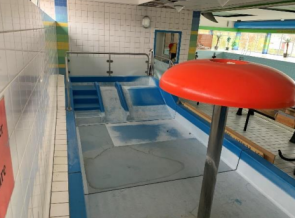 Foto altes Hallenbad - Planschbecken