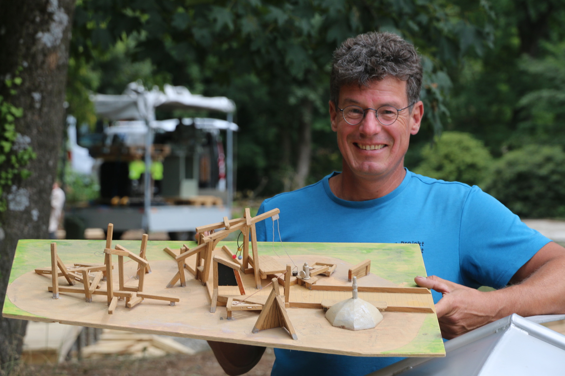 Herr Thaler mit Model