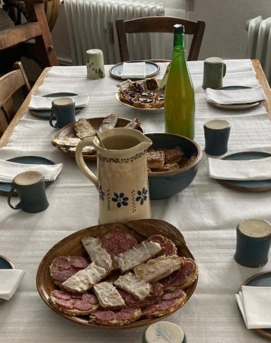 Foto einer gedeckten Tafel