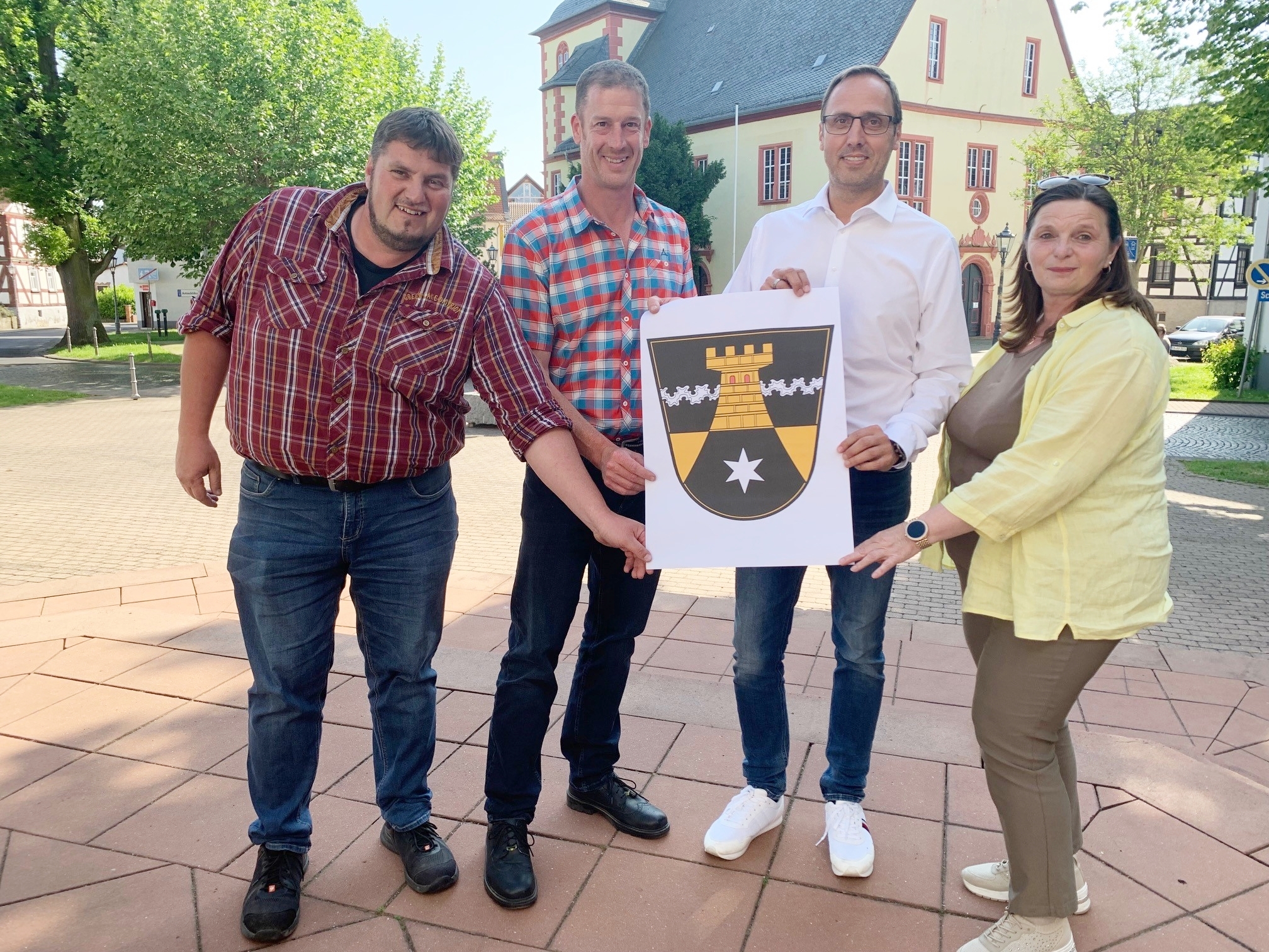 Wappen Stornfels wird stolz vorgezeigt