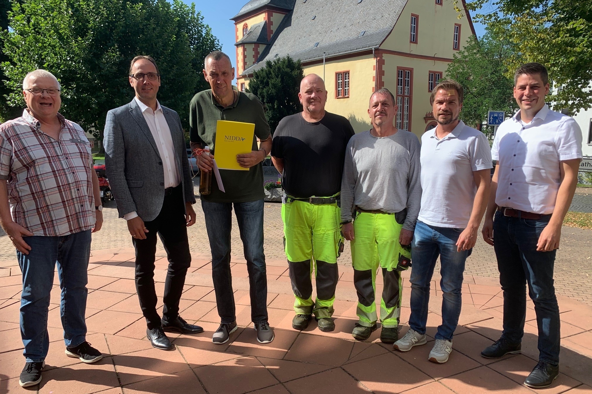 Foto von Andreas Hornof mit Gratulanten