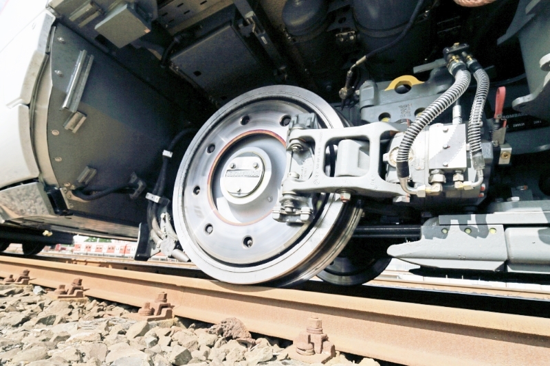 Foto eines Schienenrades vom Zug