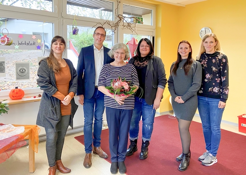 Foto von Rosemarie Beyer mit Bürgermeister und Kolleginnen