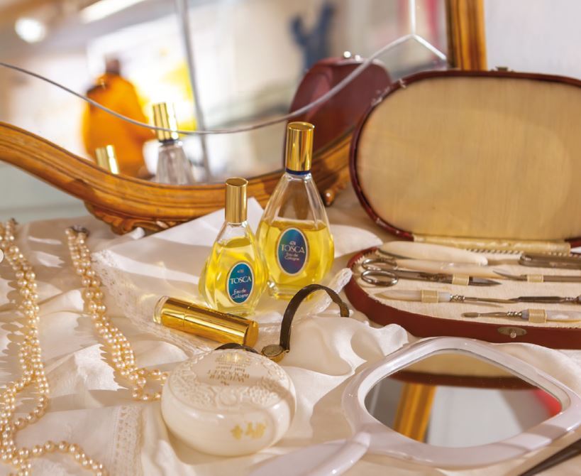 Foto der Schmink-Vitrine