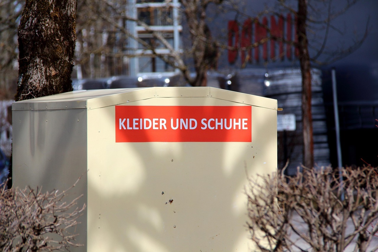 Foto eines Altkleider-Containers
