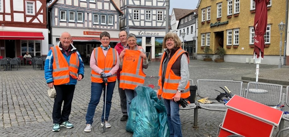Foto der Akteure am Marktplatz