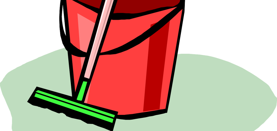 Foto von einem Mülleimer und einem Besen