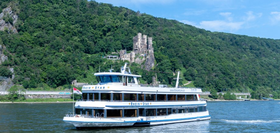 Foto Schiff für Seniorenfahrt