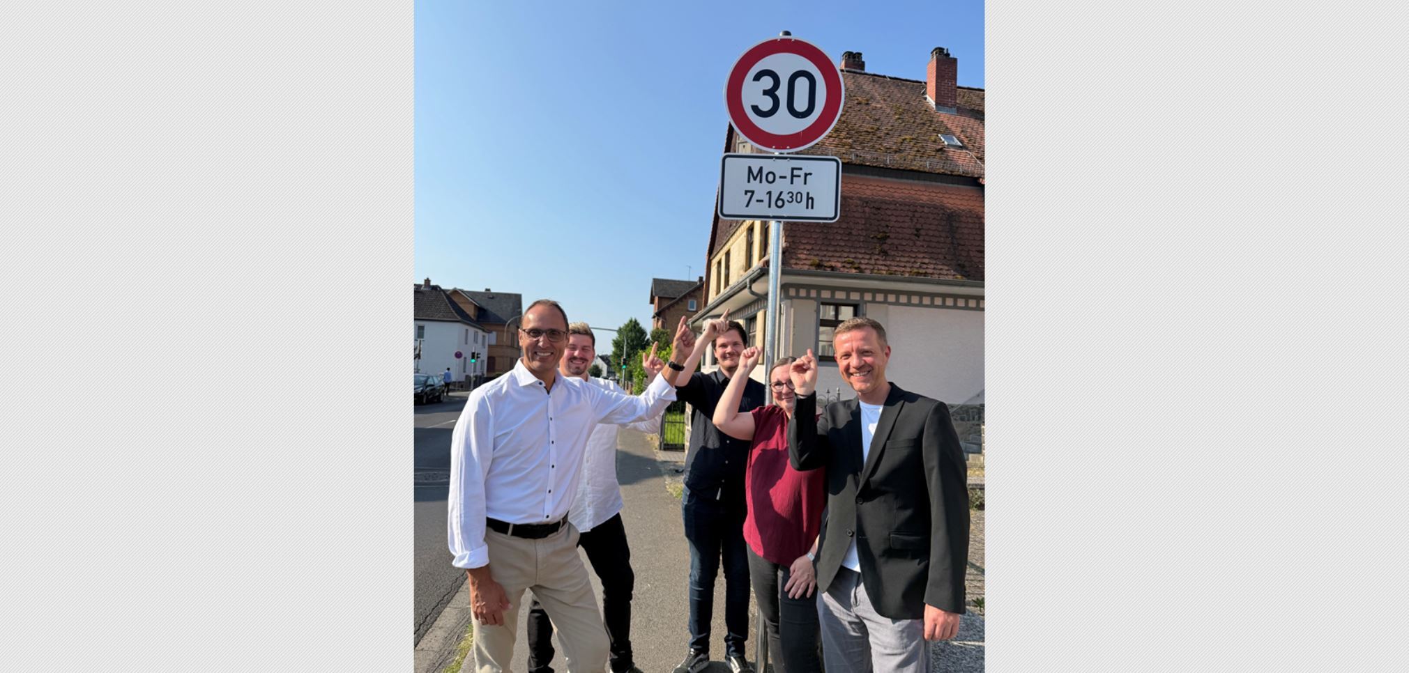 Foto vor dem Tempo 30 Schild