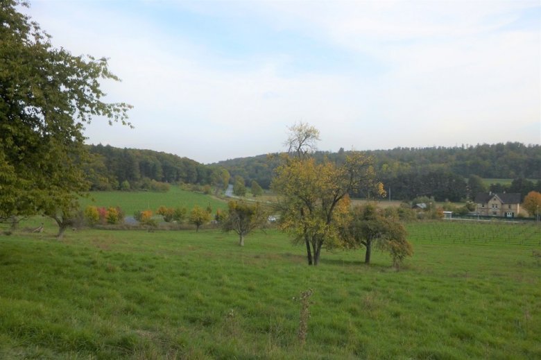 Foto: Bahnhof am Häuserhof mit dem Tal oberhalb